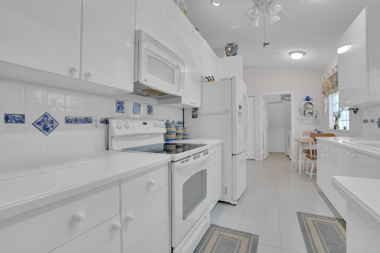 9547 Honeybell Cir