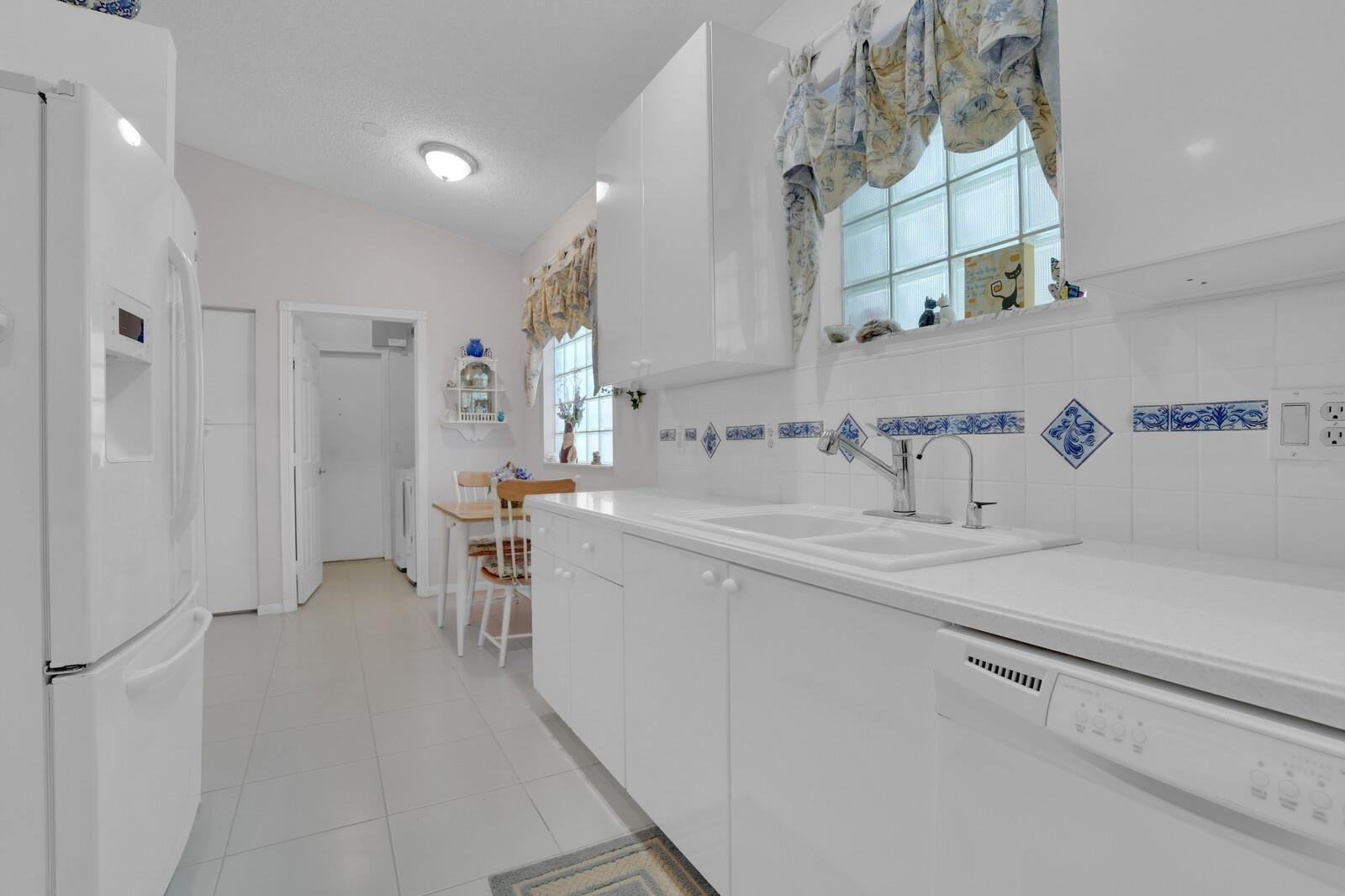 9547 Honeybell Cir