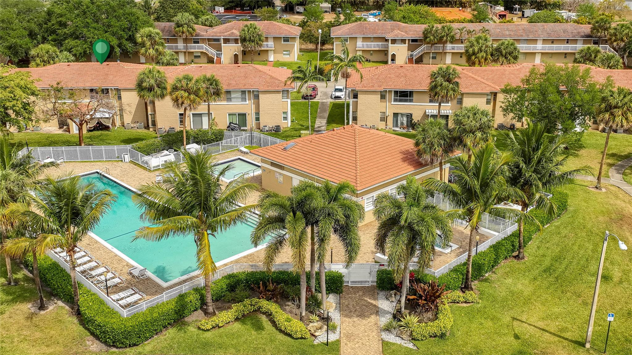 10070 Twin Lakes Dr 10070