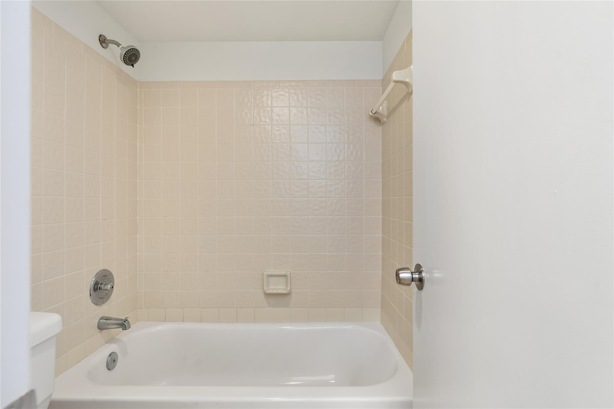 10070 Twin Lakes Dr 10070