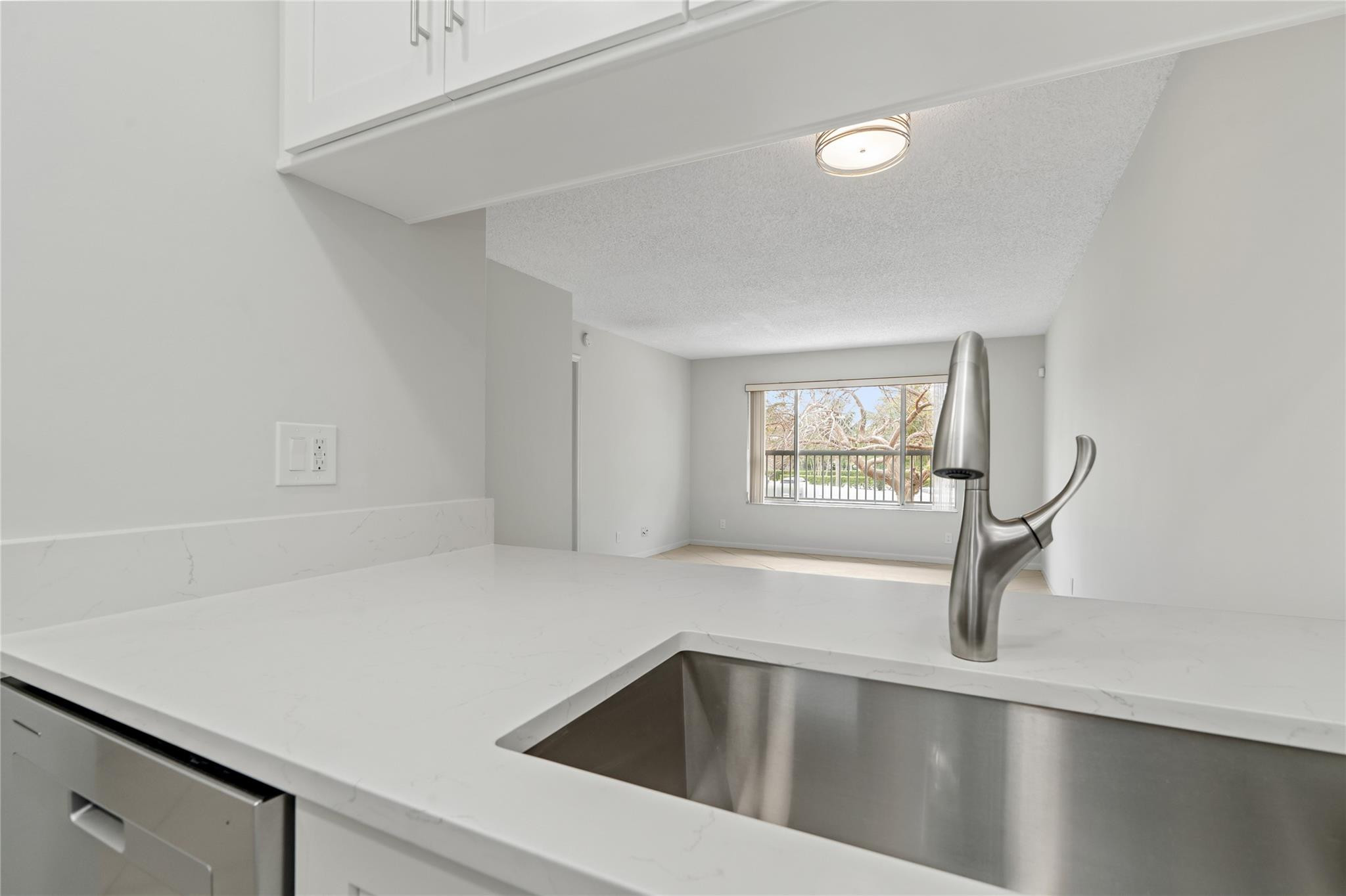 10070 Twin Lakes Dr 10070