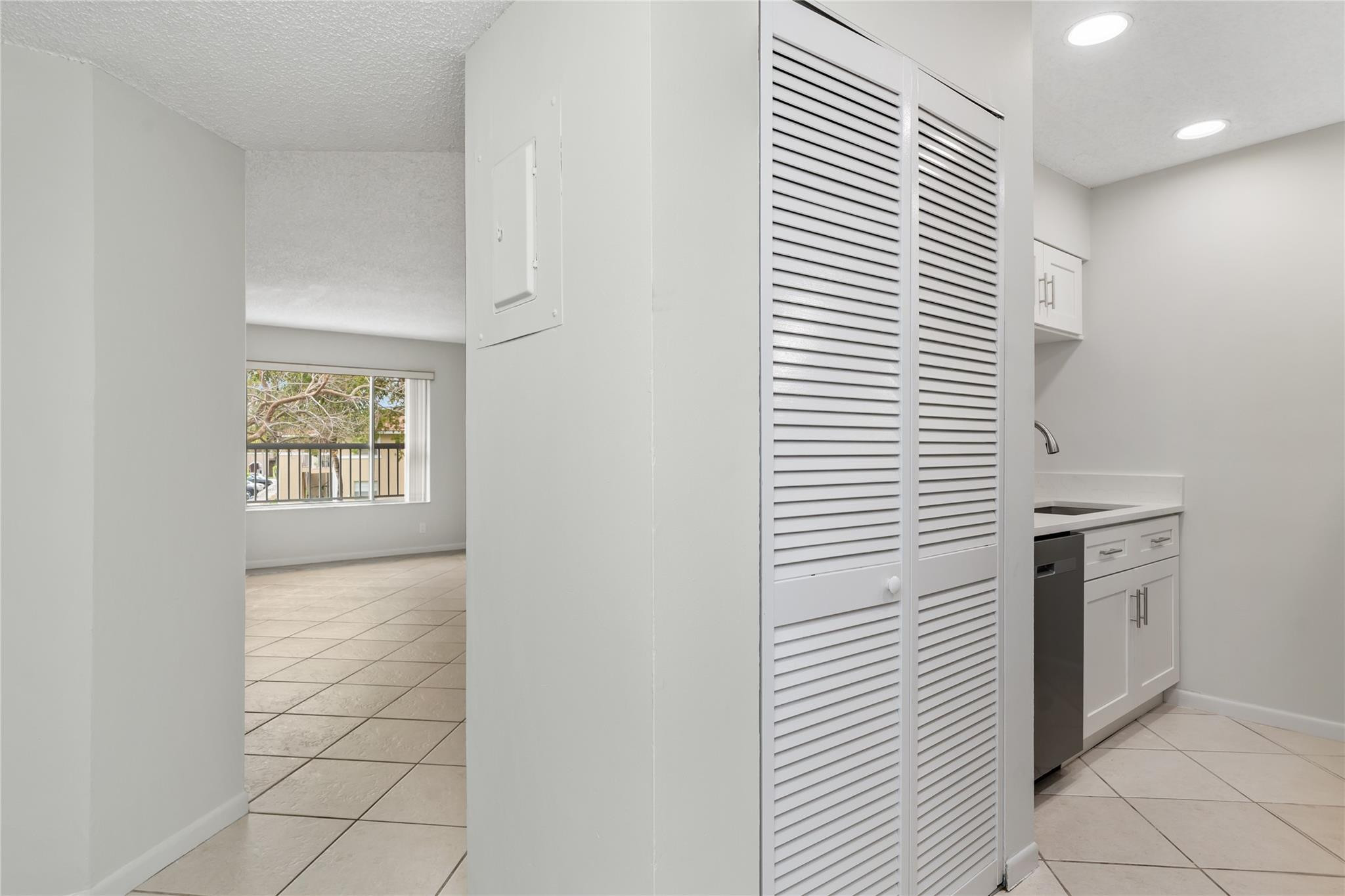 10070 Twin Lakes Dr 10070