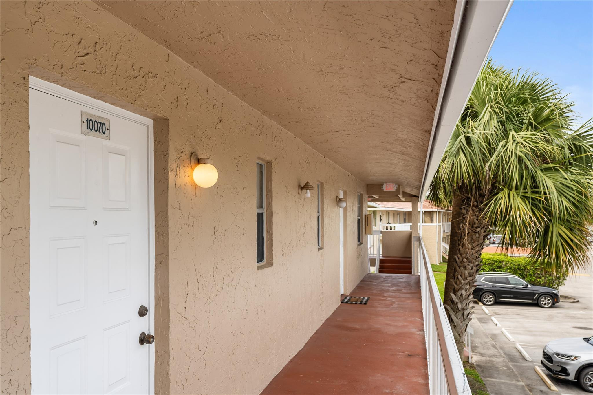 10070 Twin Lakes Dr 10070