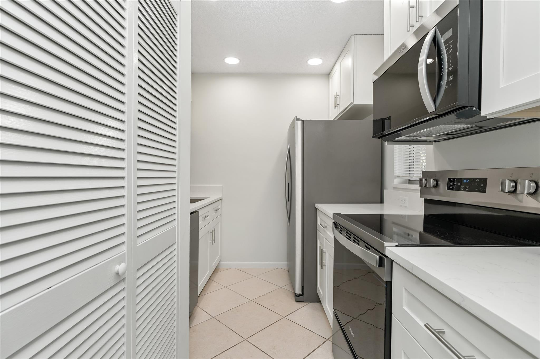 10070 Twin Lakes Dr 10070