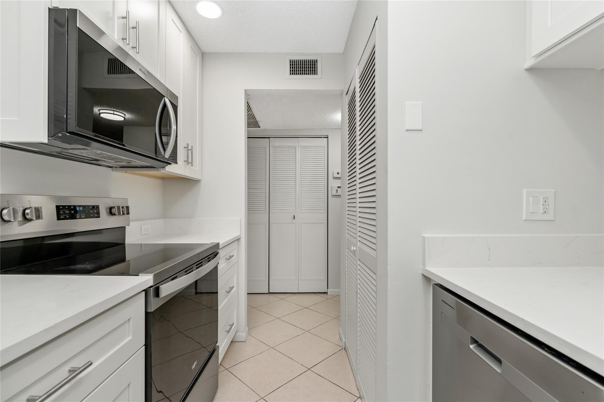 10070 Twin Lakes Dr 10070