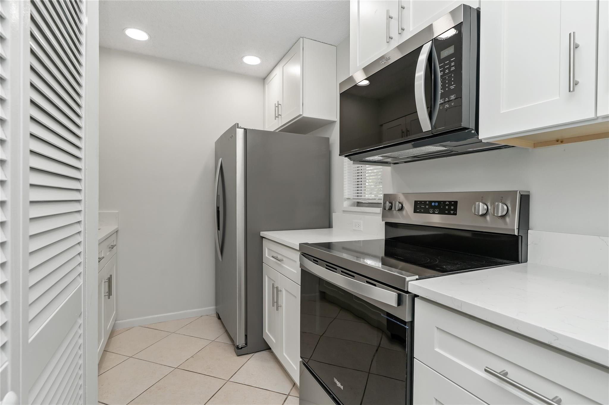 10070 Twin Lakes Dr 10070