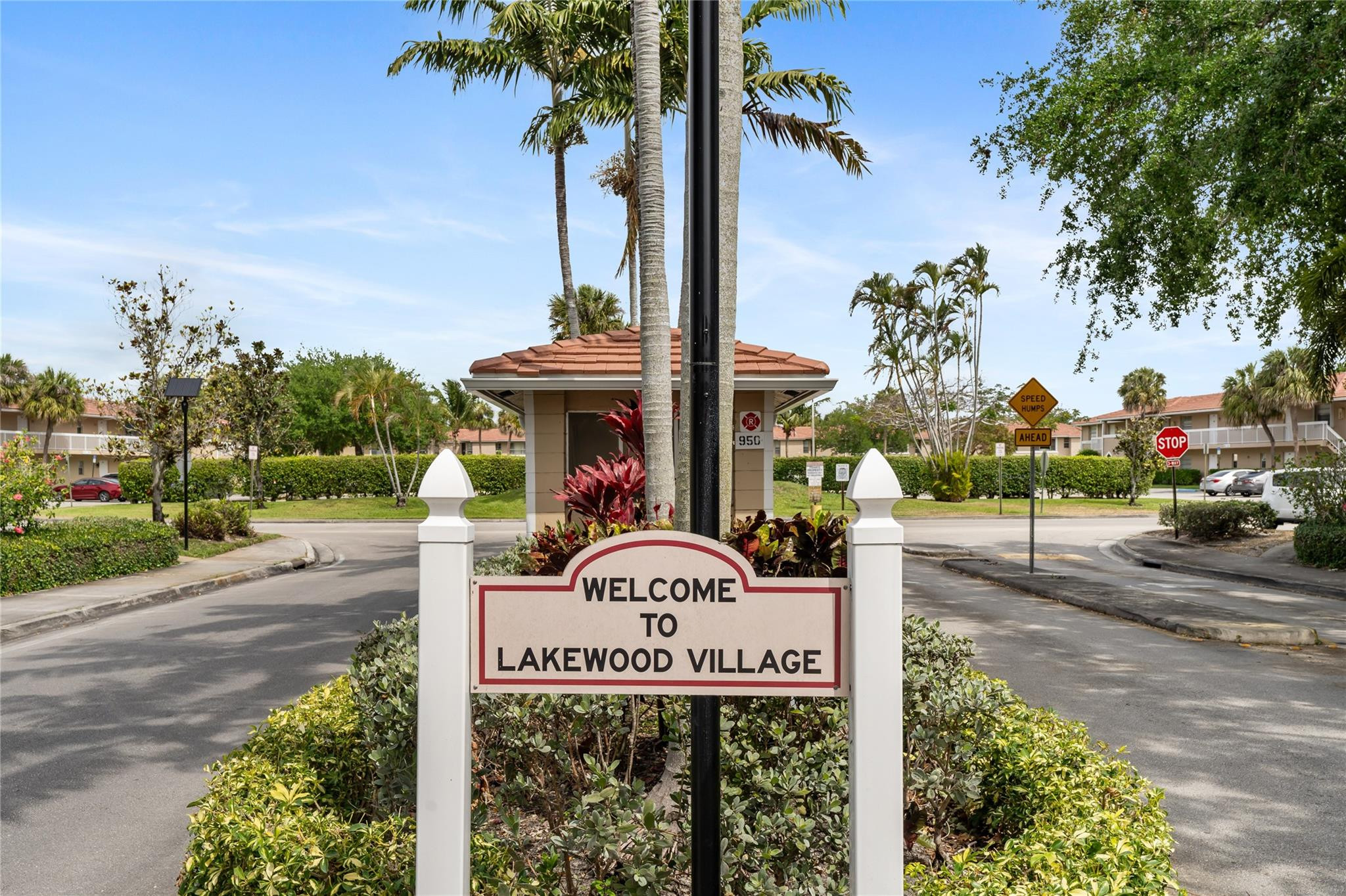 10070 Twin Lakes Dr 10070