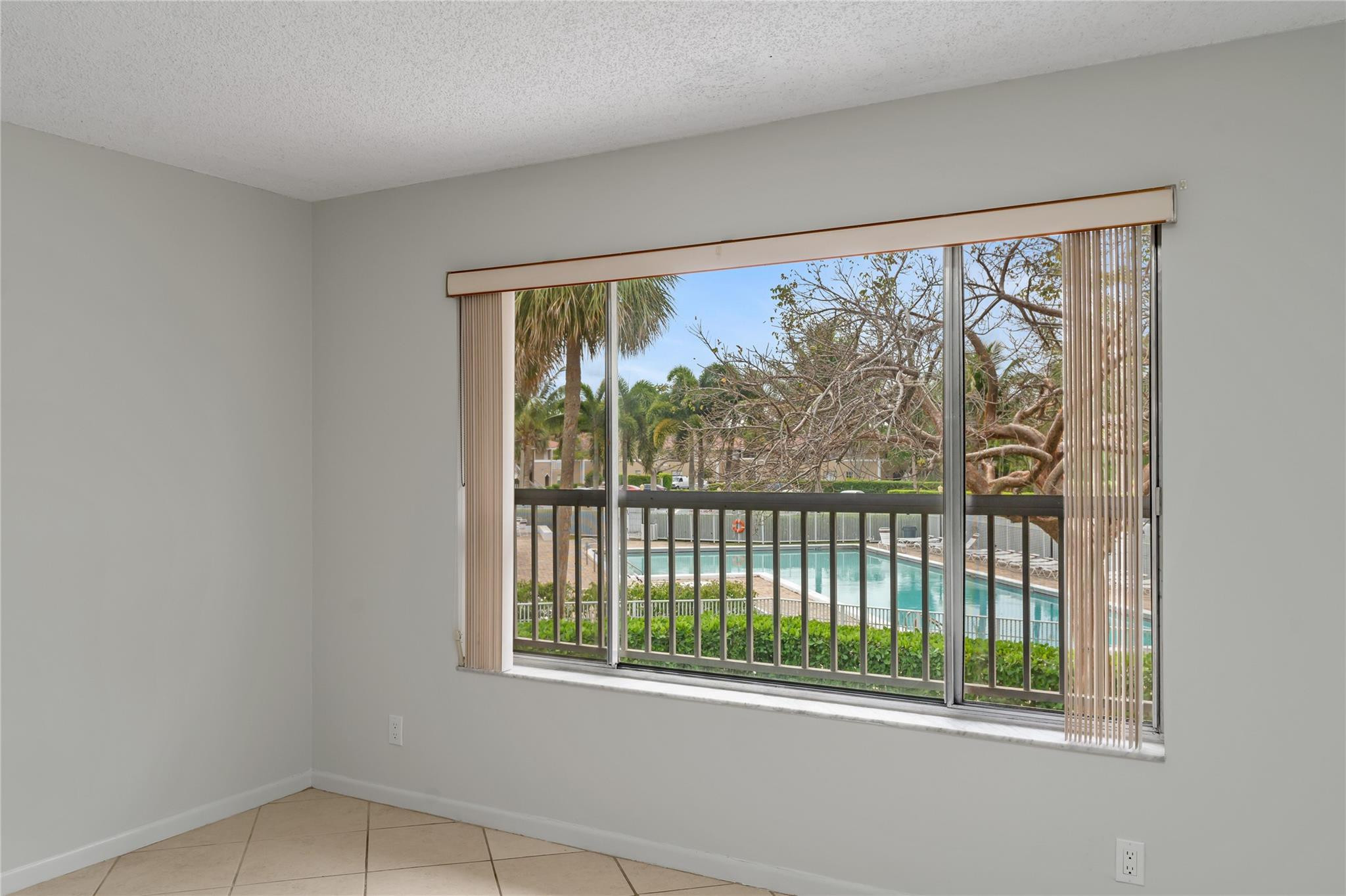 10070 Twin Lakes Dr 10070