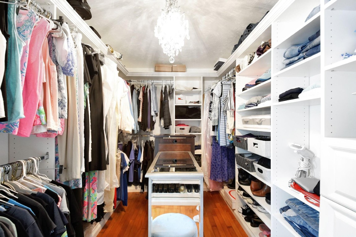 728 N Lakeside Drive