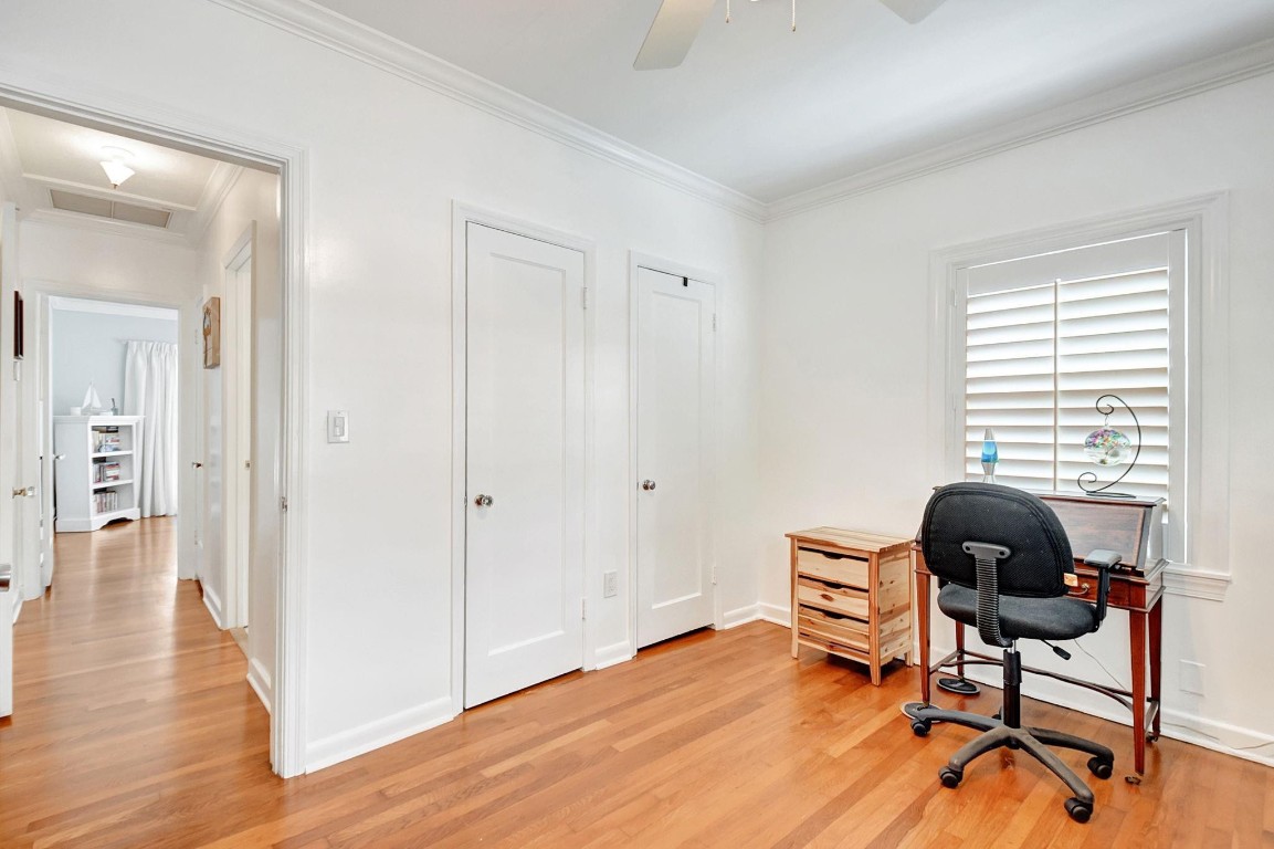 728 N Lakeside Drive