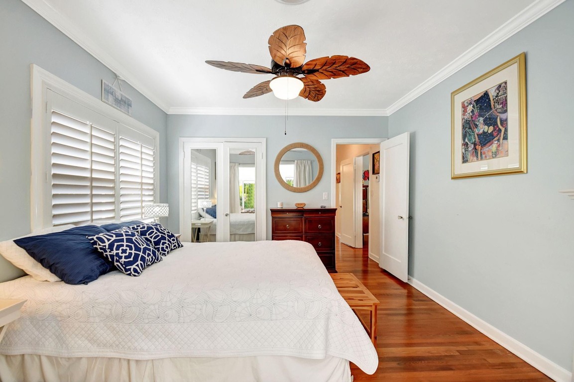 728 N Lakeside Drive