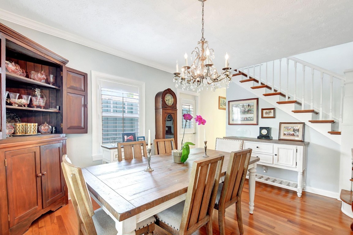 728 N Lakeside Drive