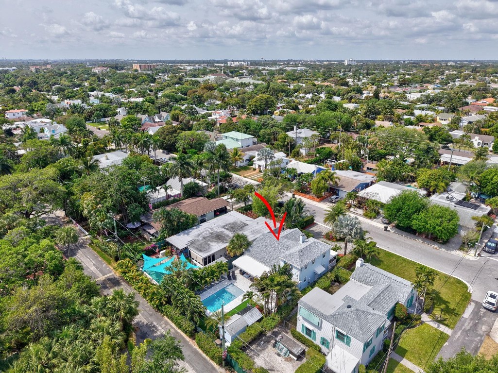 728 N Lakeside Drive