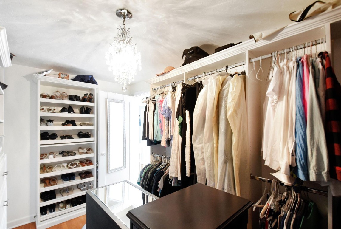 728 N Lakeside Drive