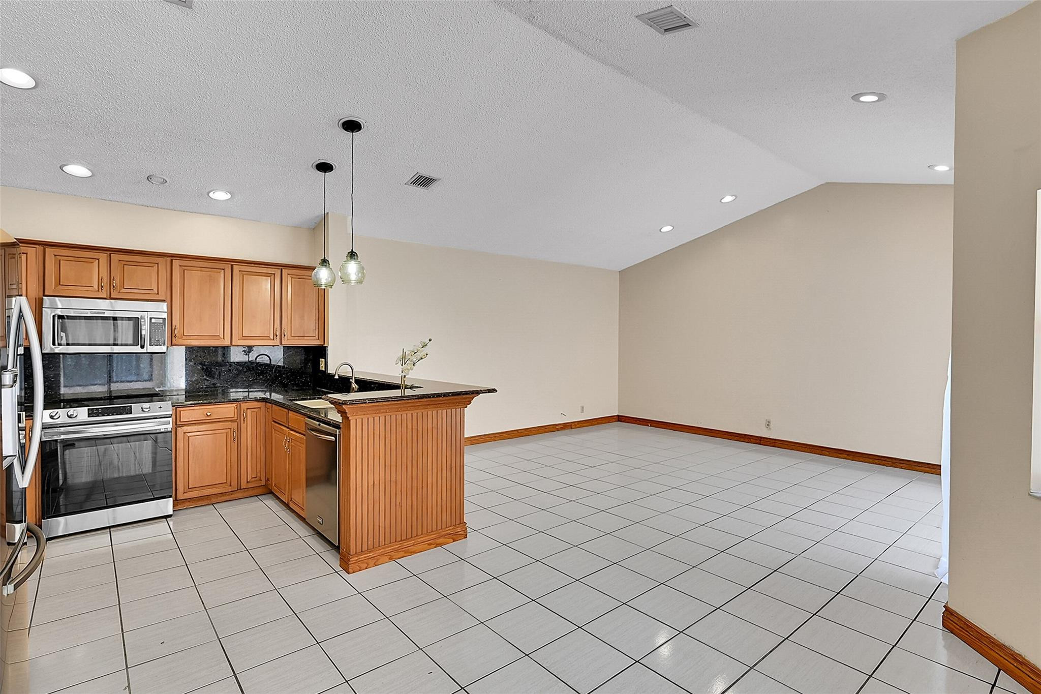 8899 NW 47th Dr