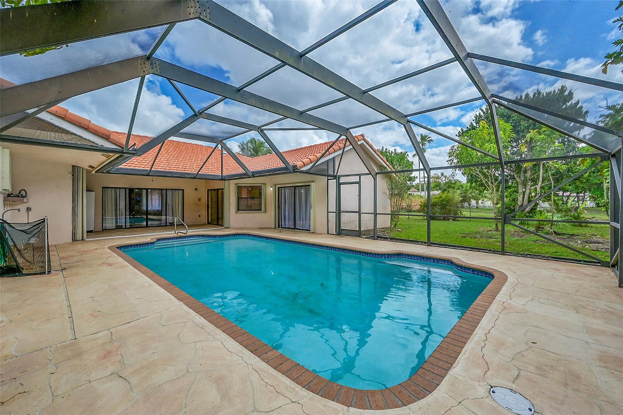 8899 NW 47th Dr