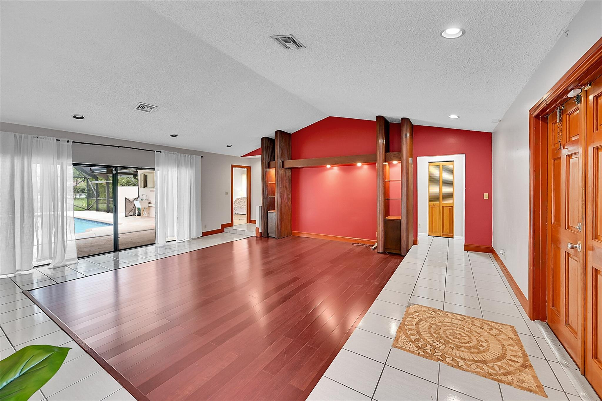 8899 NW 47th Dr