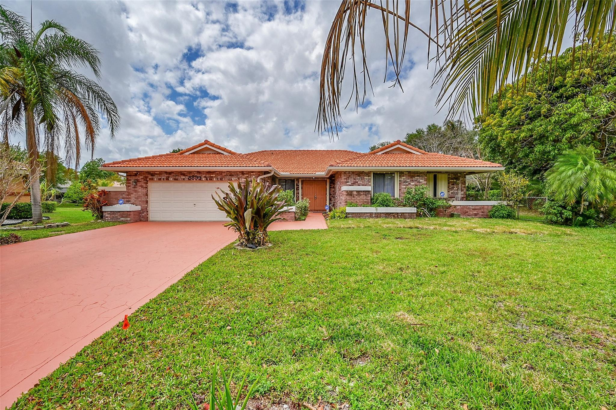 8899 NW 47th Dr