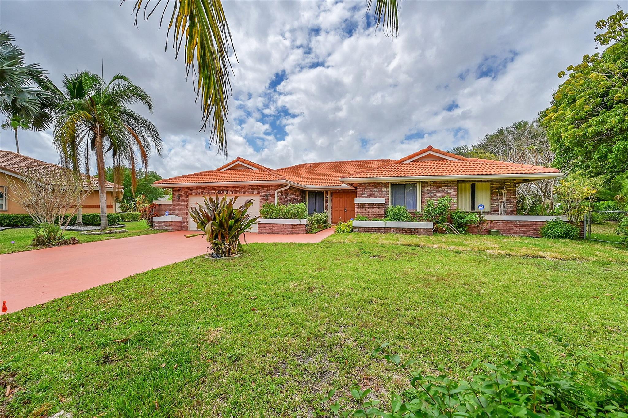 8899 NW 47th Dr