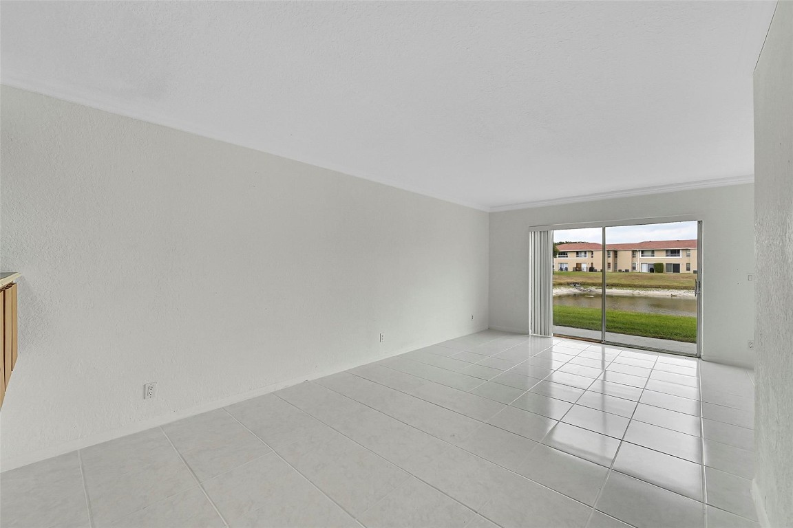 10149 Twin Lakes Dr 2-B