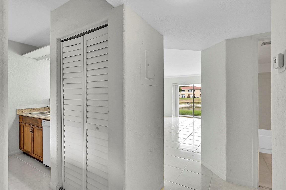 10149 Twin Lakes Dr 2-B