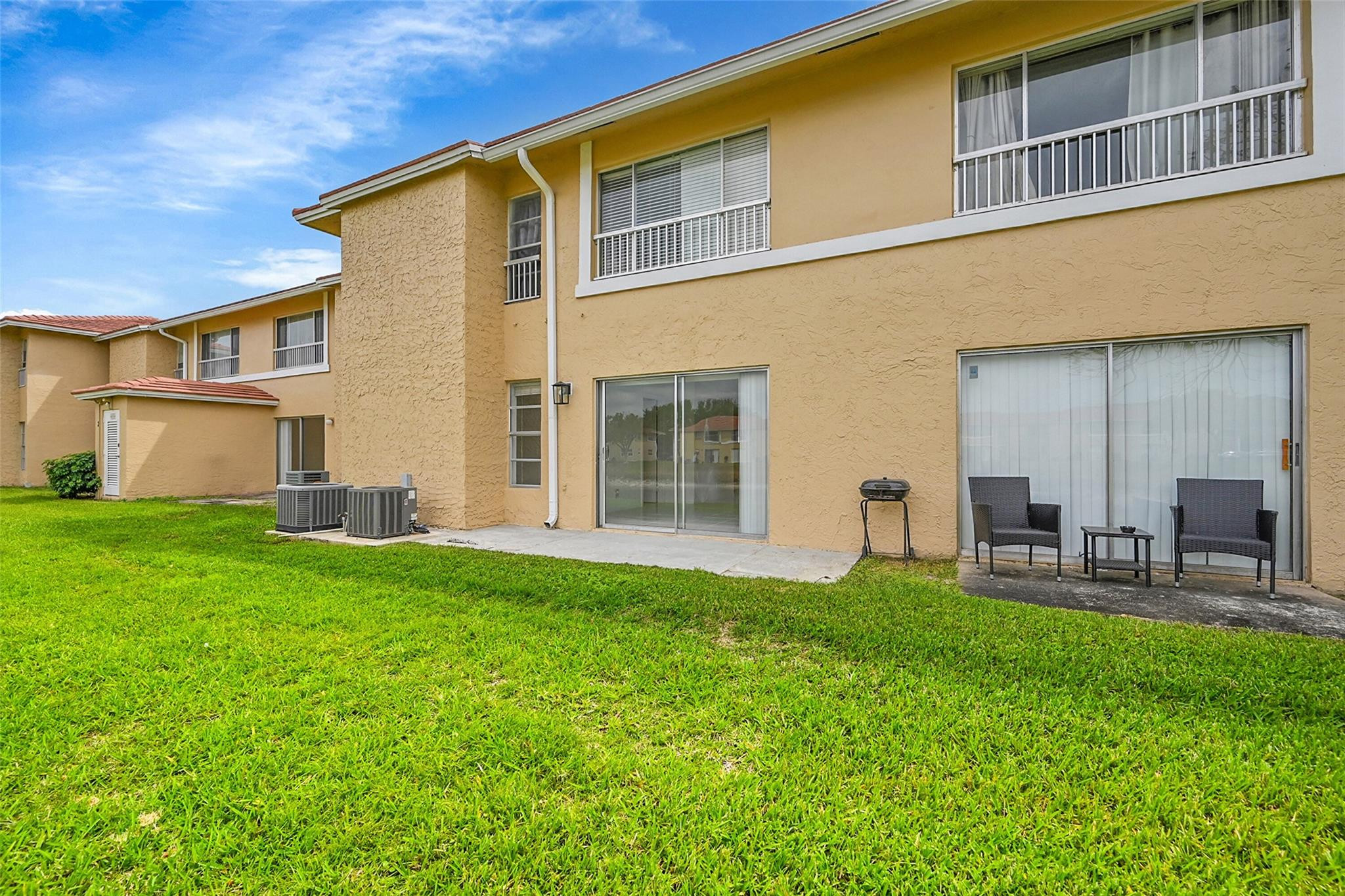 10149 Twin Lakes Dr 2-B