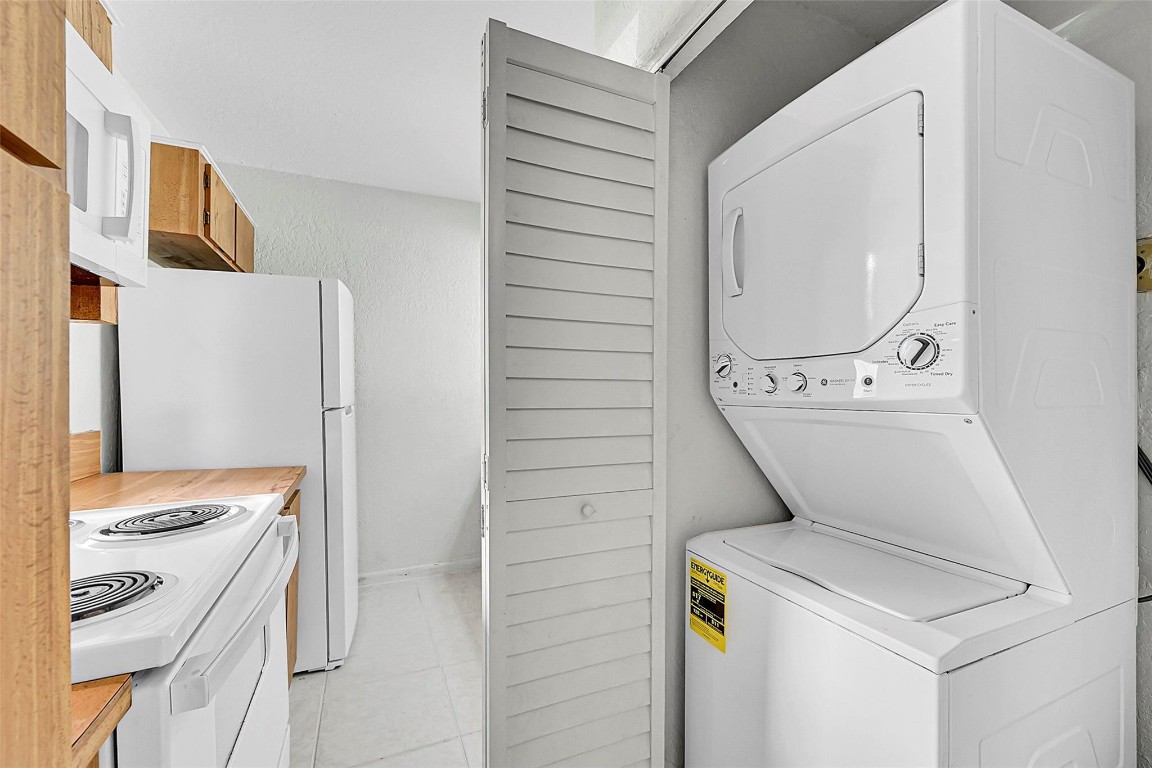 10149 Twin Lakes Dr 2-B