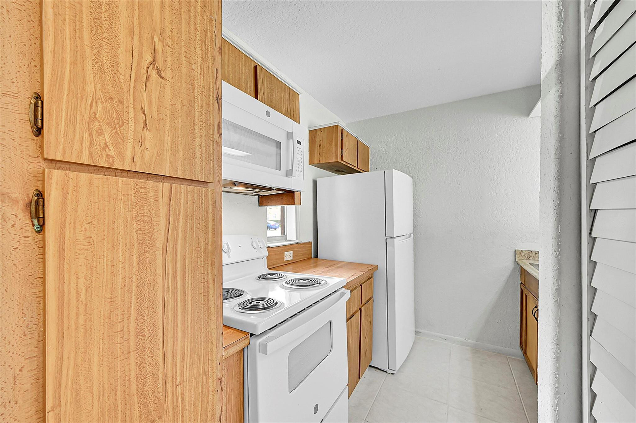 10149 Twin Lakes Dr 2-B