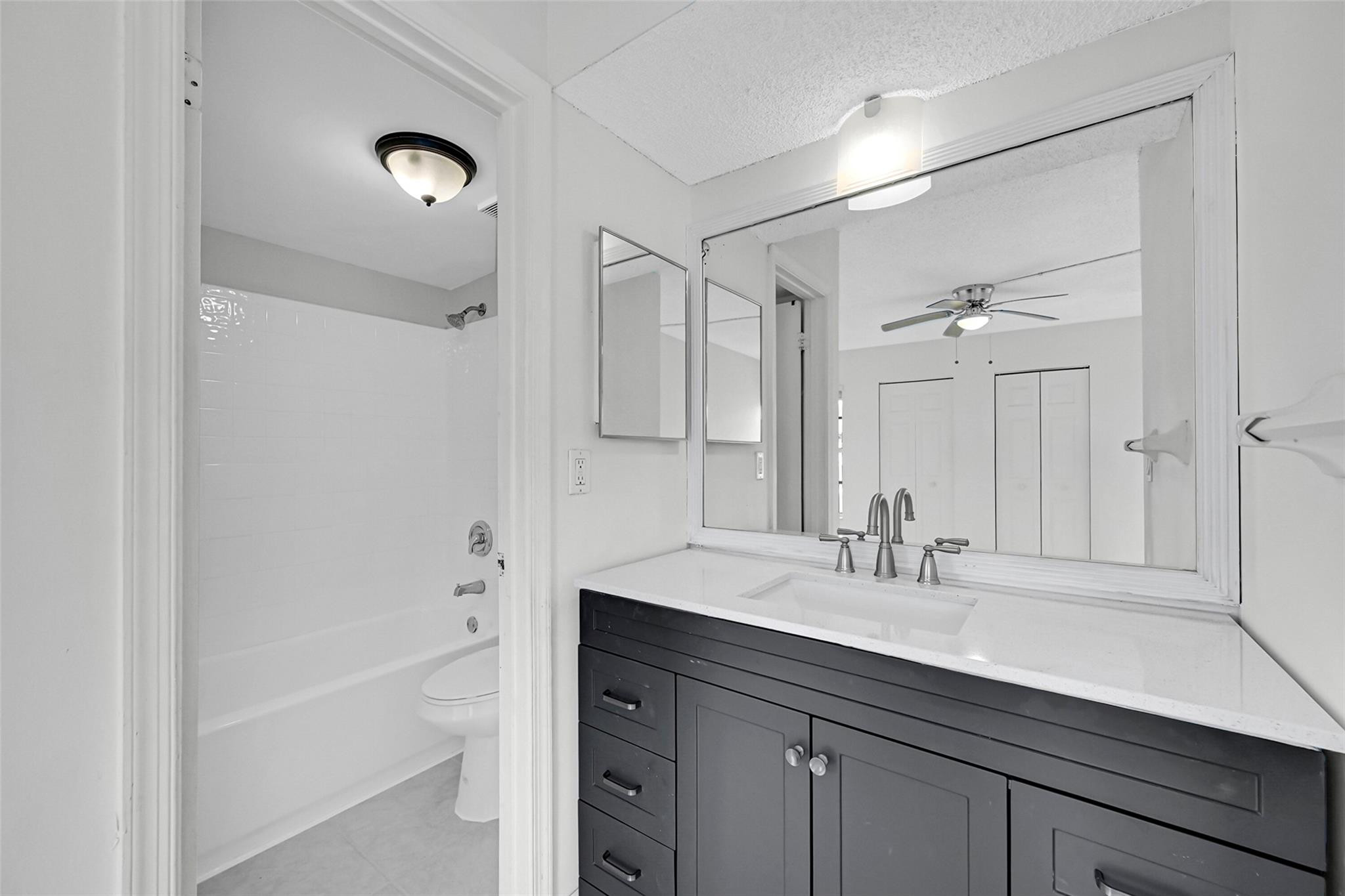 10149 Twin Lakes Dr 2-B