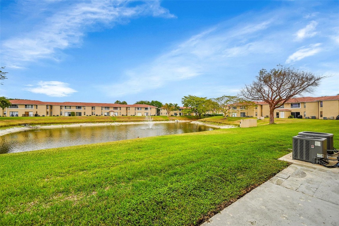 10149 Twin Lakes Dr 2-B