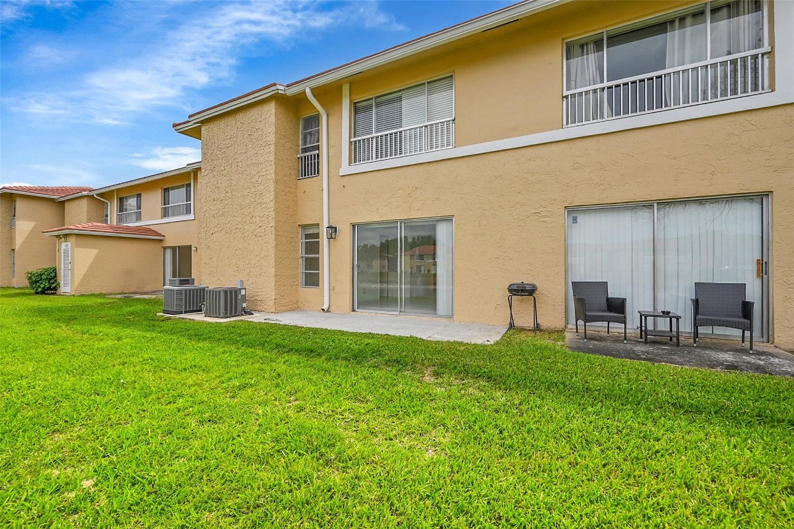 10149 Twin Lakes Dr 2-B