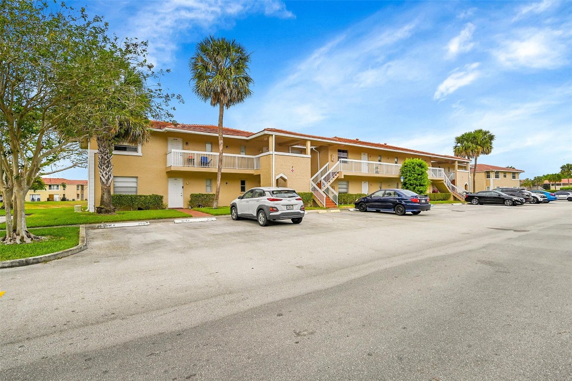 10149 Twin Lakes Dr 2-B