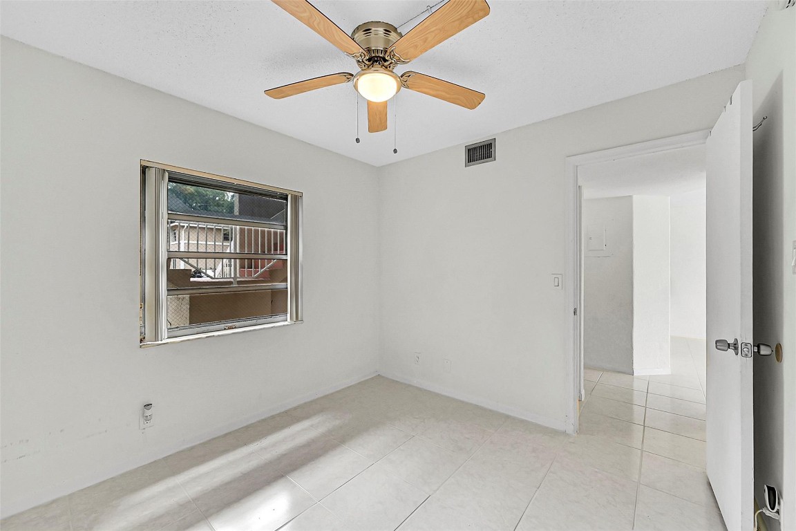 10149 Twin Lakes Dr 2-B