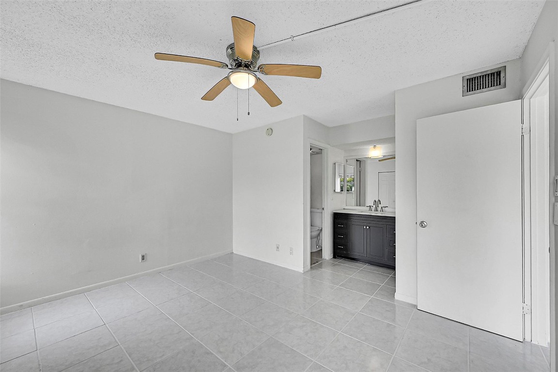 10149 Twin Lakes Dr 2-B