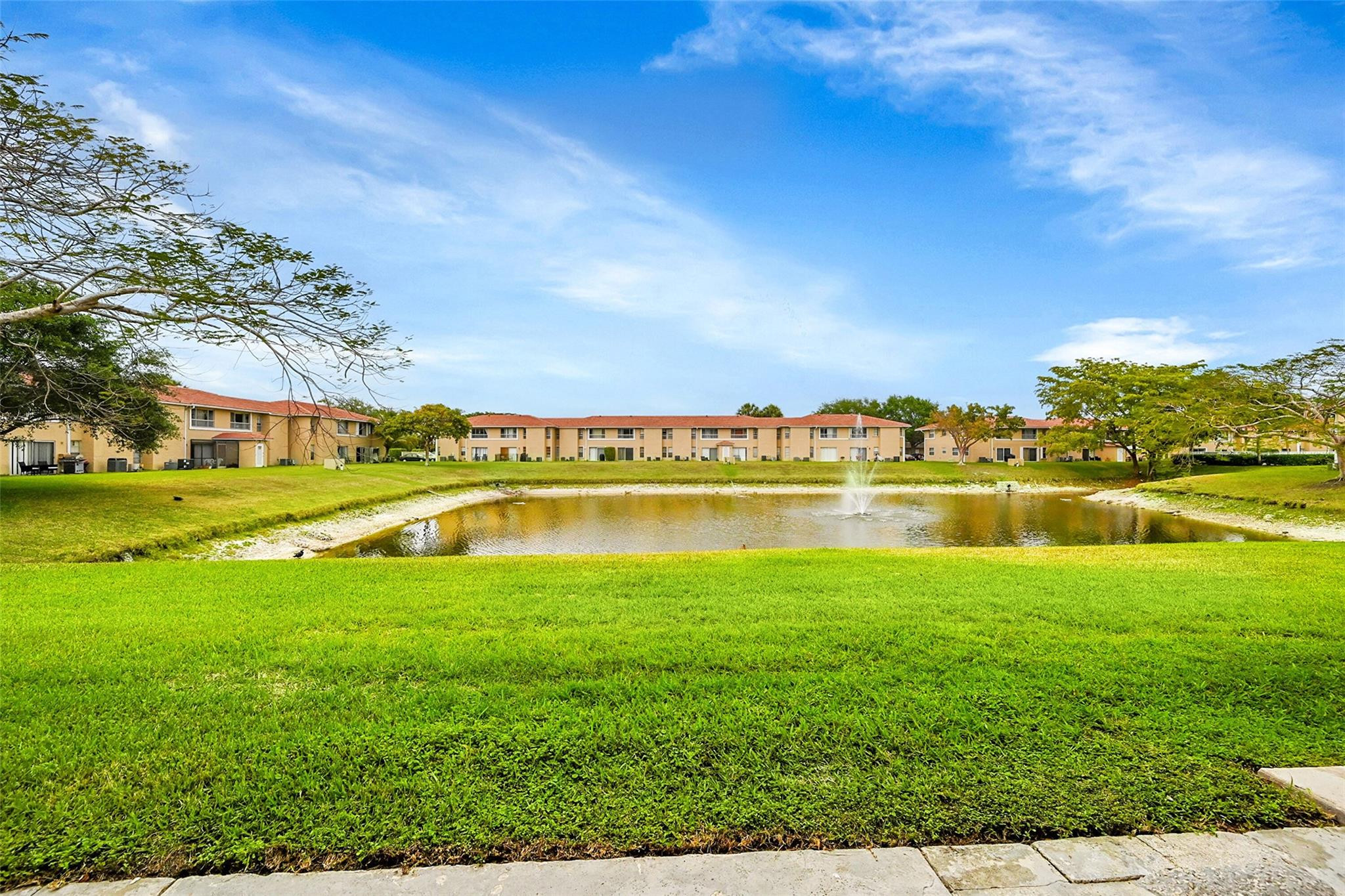 10149 Twin Lakes Dr 2-B