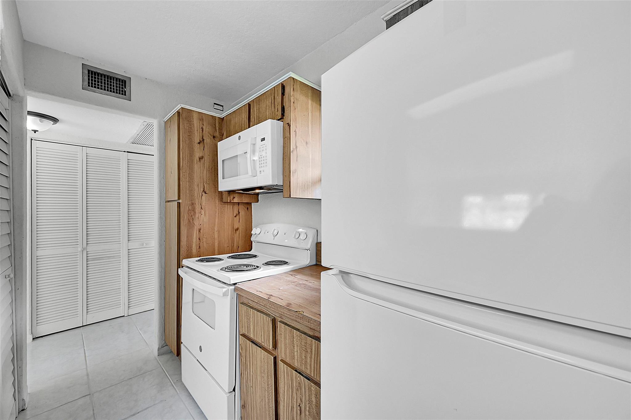 10149 Twin Lakes Dr 2-B