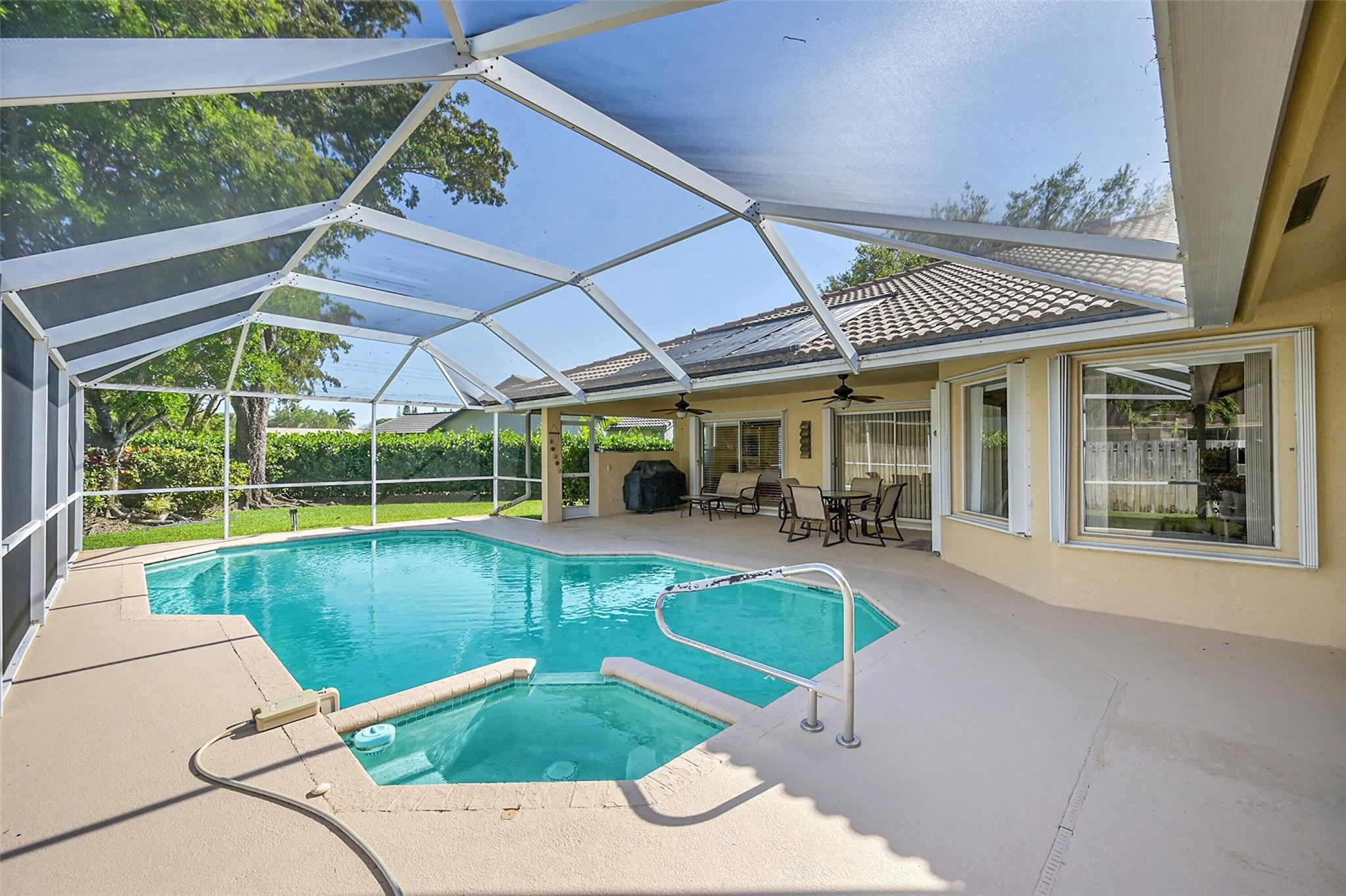 4723 NW 100th Ter