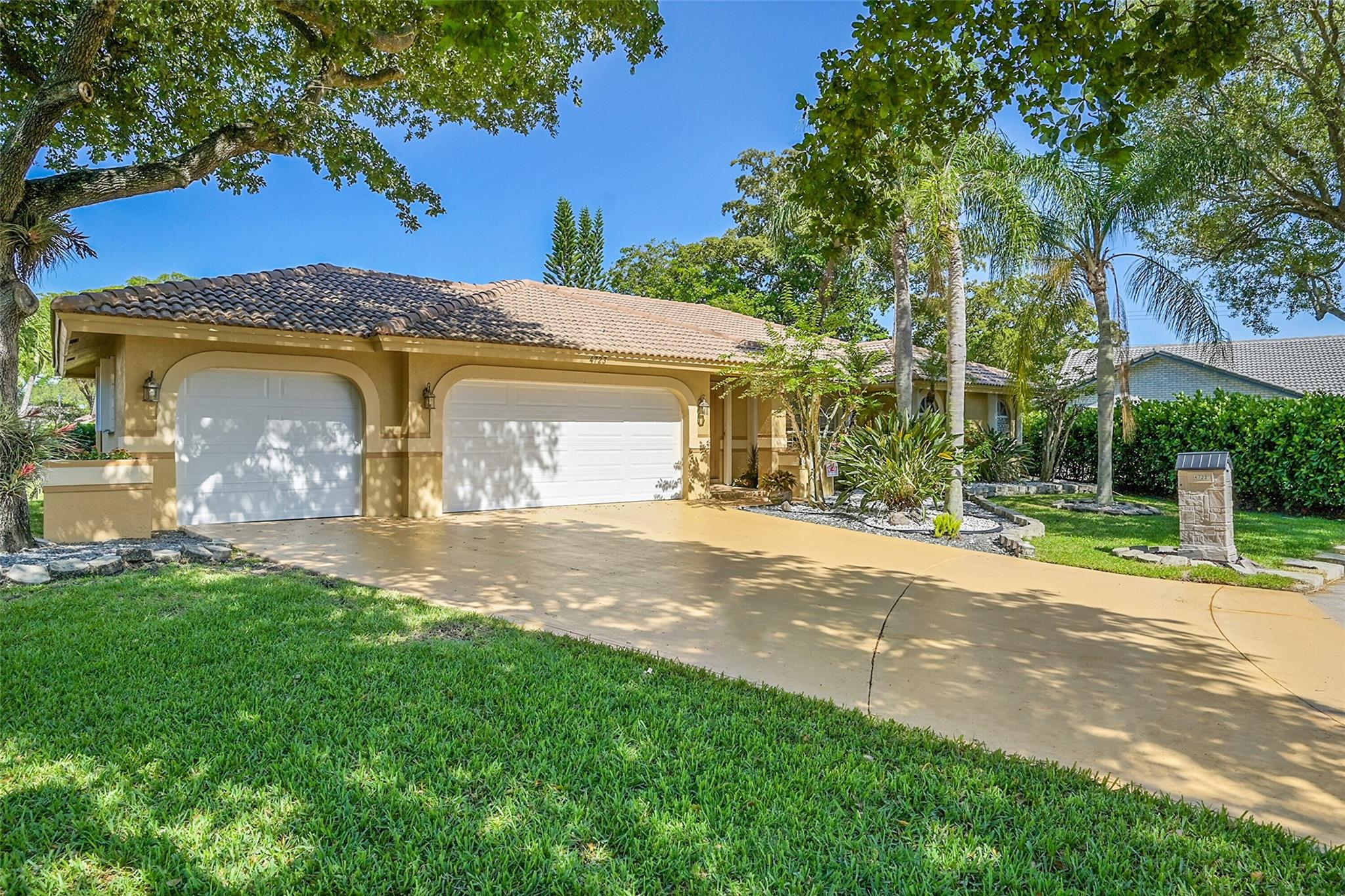 4723 NW 100th Ter