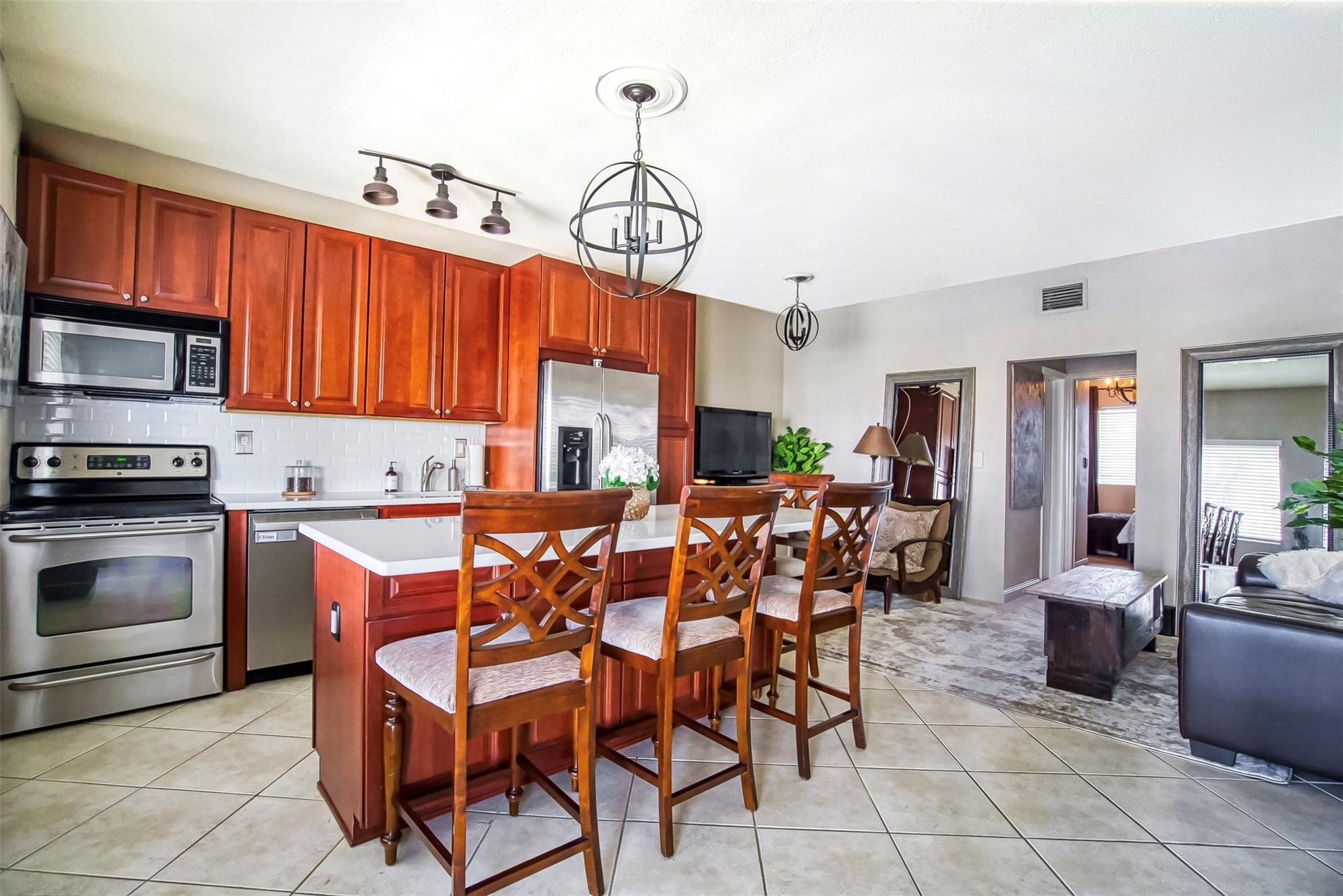 2895 NE 32 ST 306