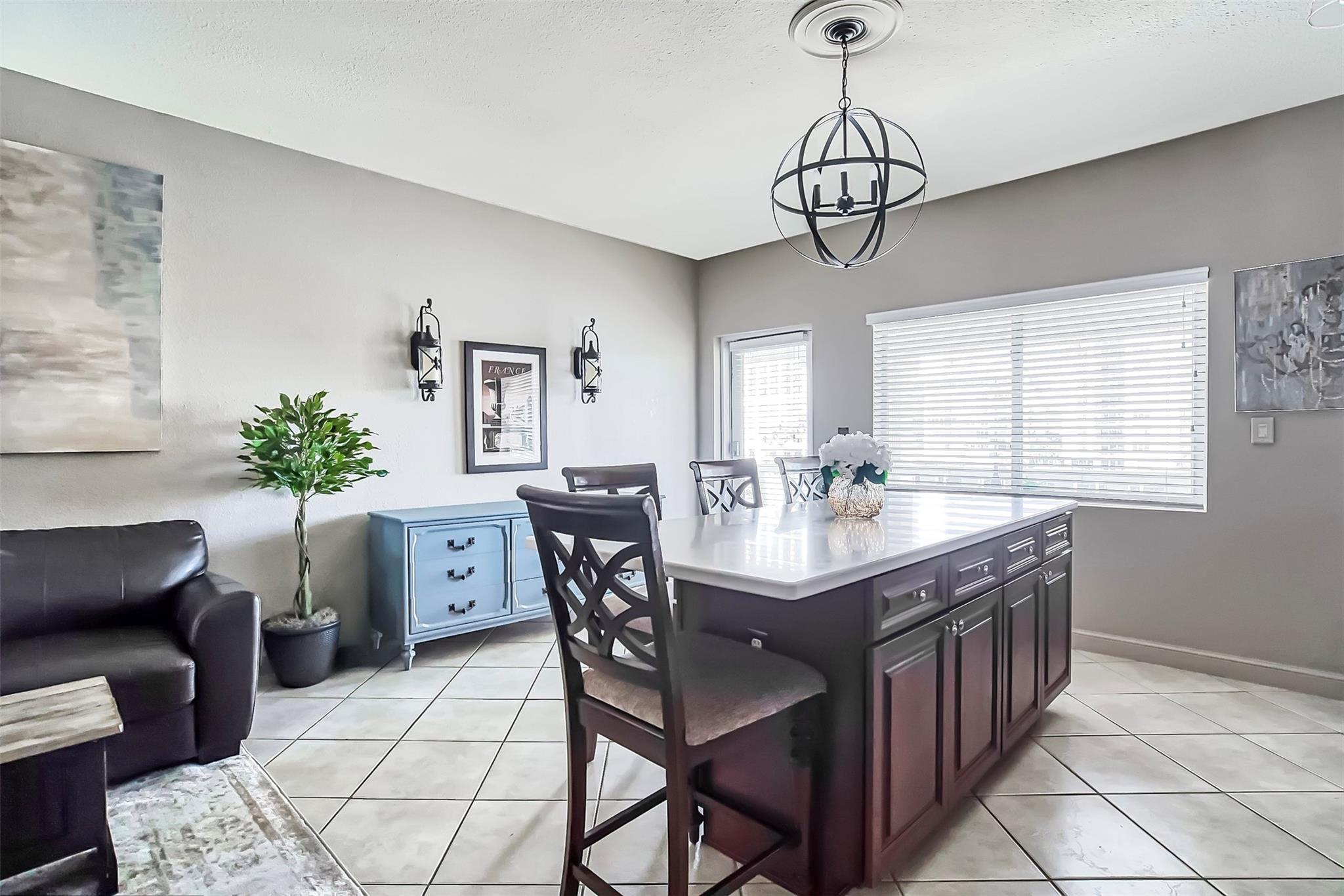 2895 NE 32 ST 306