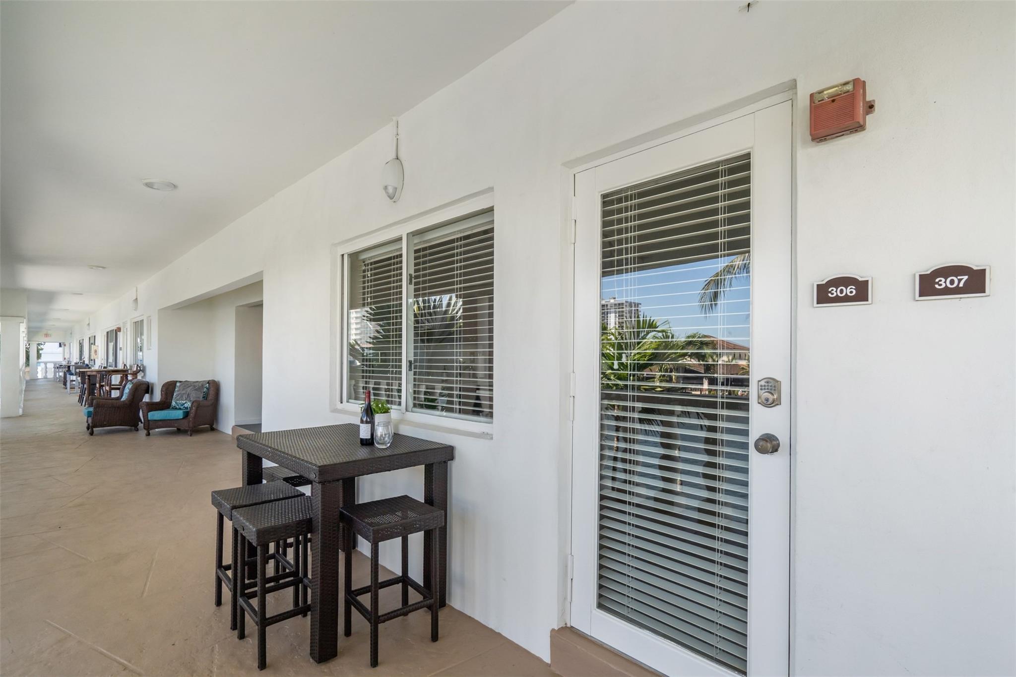 2895 NE 32 ST 306