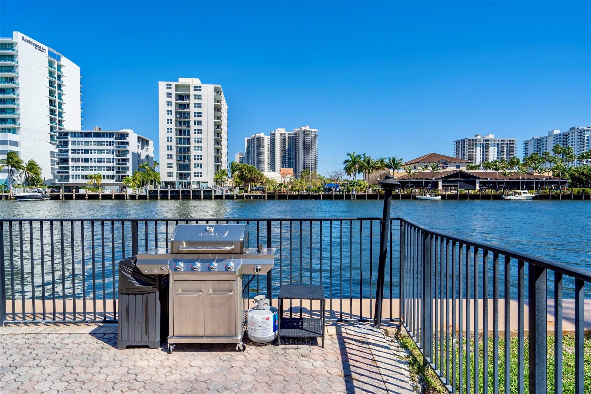 2895 NE 32 ST 306
