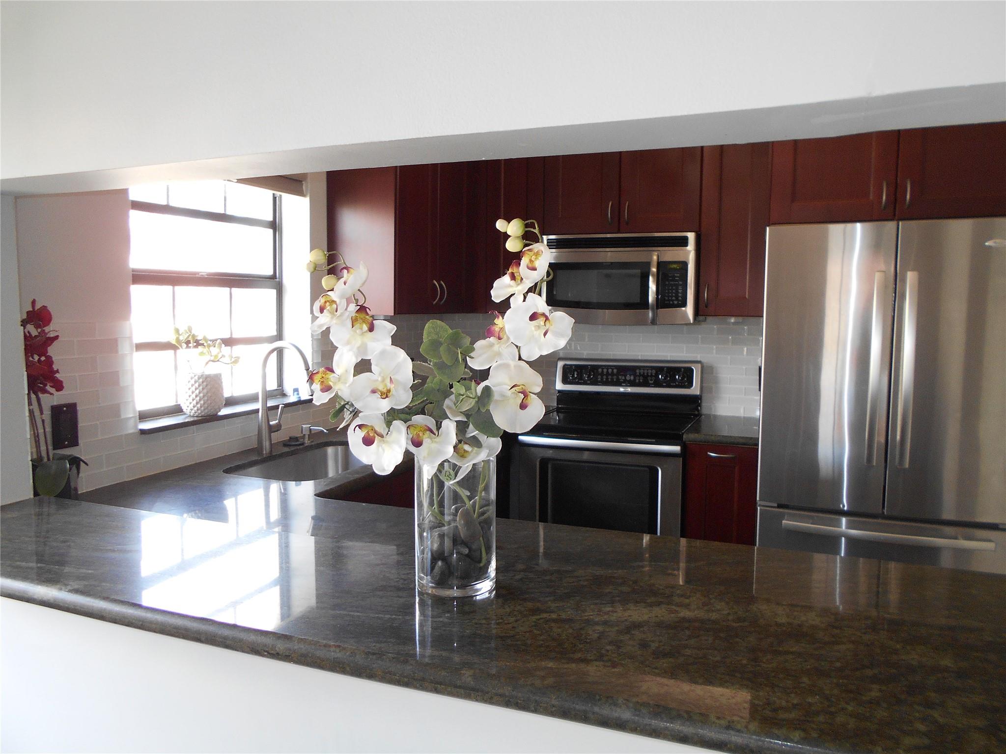 410 Freedom Ct 410