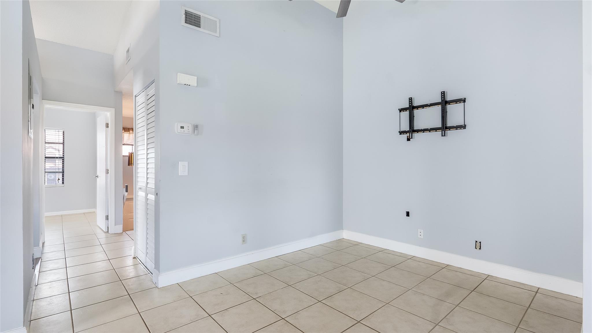 410 Freedom Ct 410