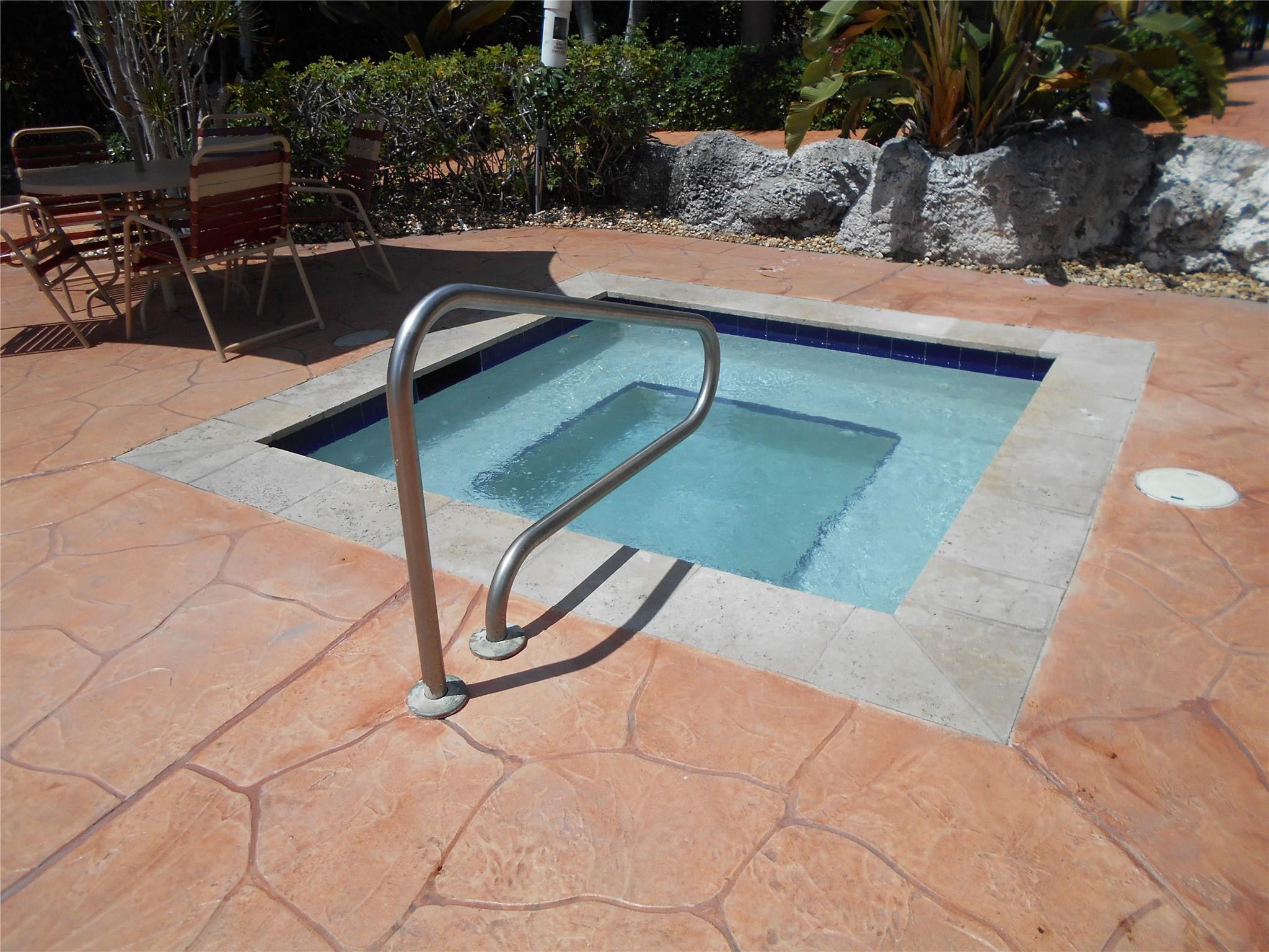 410 Freedom Ct 410
