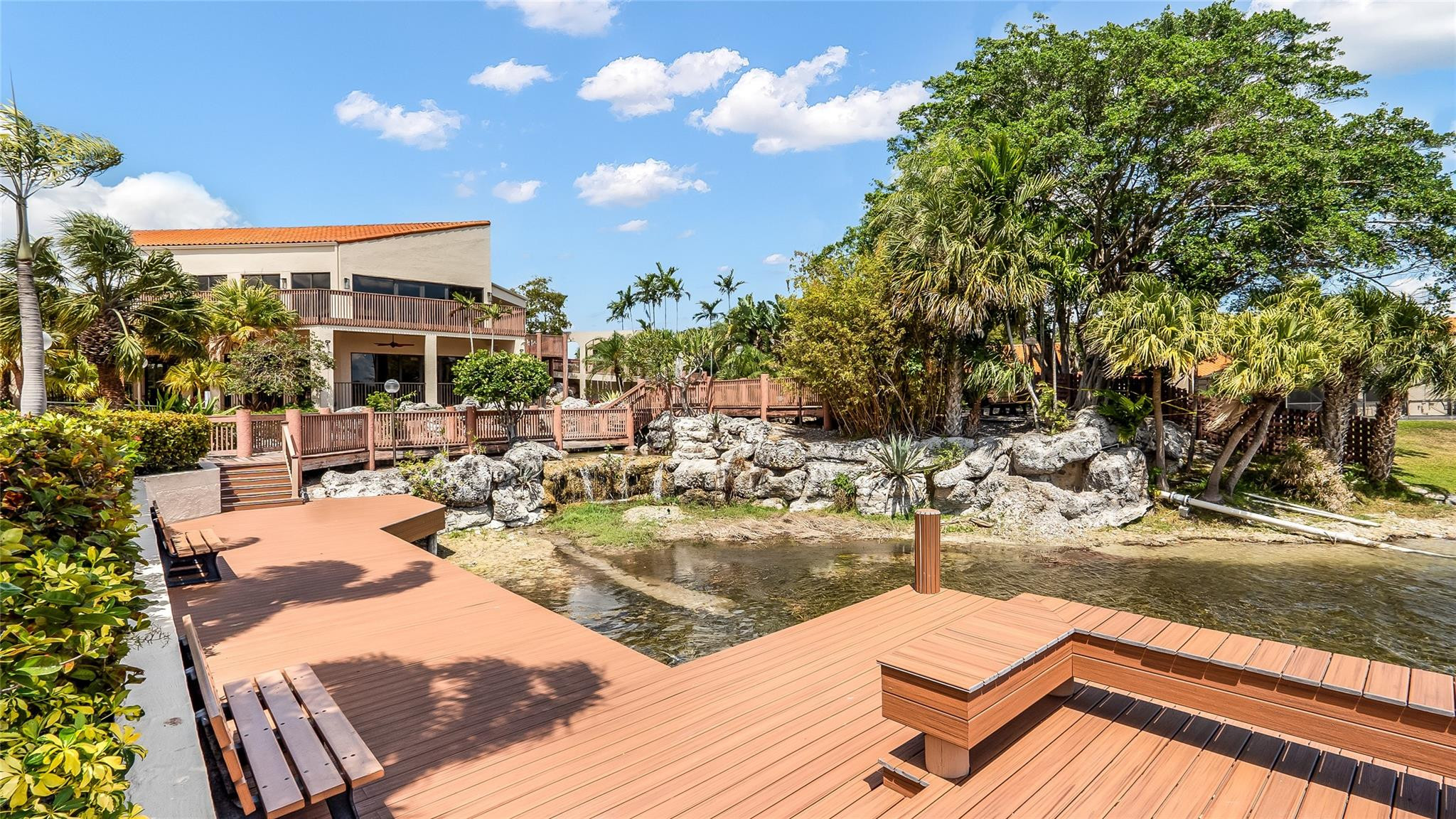 410 Freedom Ct 410