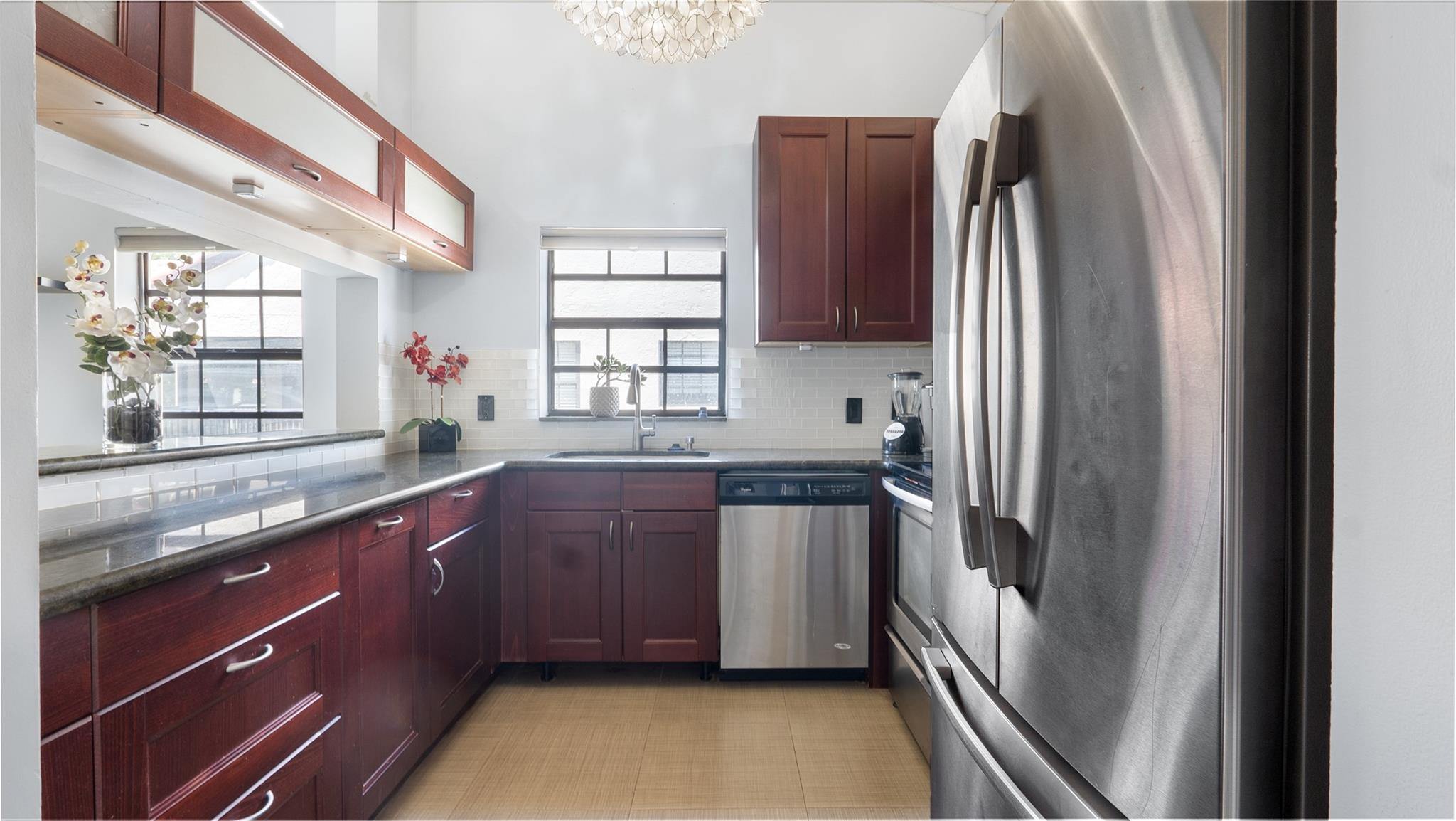 410 Freedom Ct 410