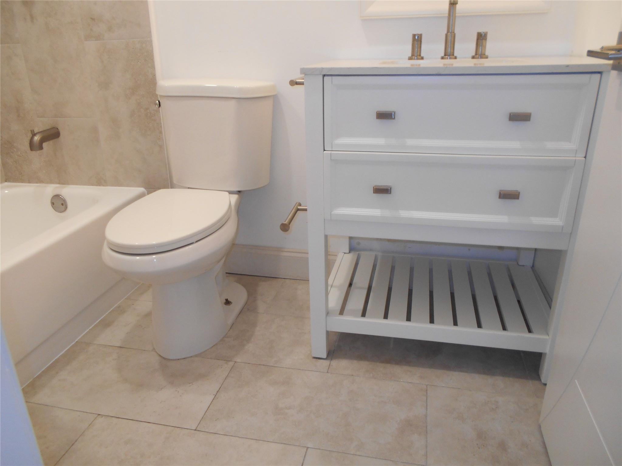 410 Freedom Ct 410