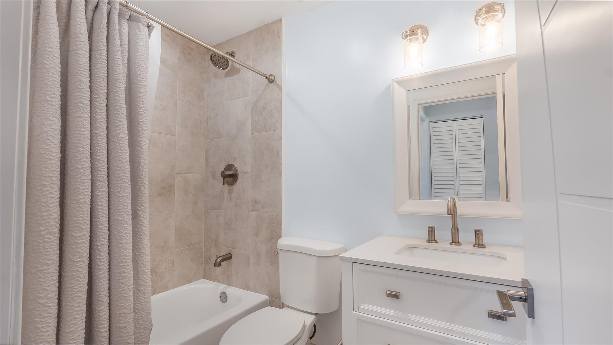 410 Freedom Ct 410