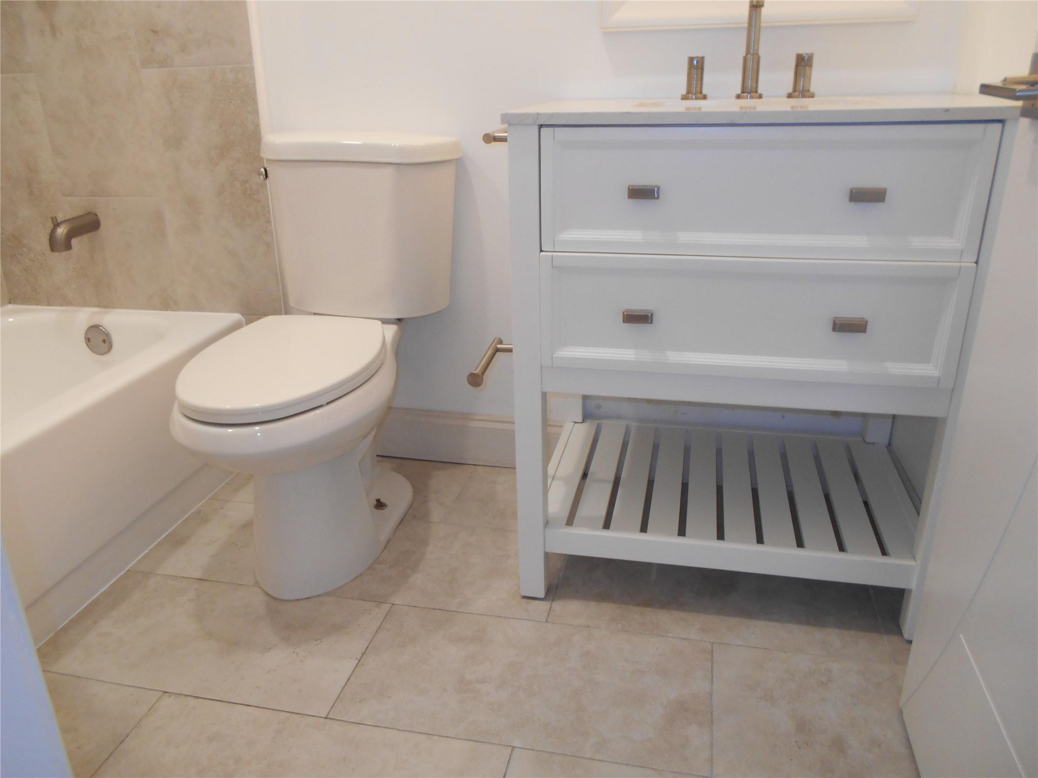 410 Freedom Ct 410